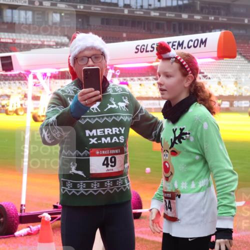 07.12.2025 - St. Pauli X-Mass-Run No. 15 Luisa Fischer http://msf.ph/oto/9379073 07.12.2025 11:11:04 Ziel 5, 49, 5, 29, 30, 31, 42, 49, 53, 122, 134, 667, 669, 745, 980, 1064, 1066, 1298, 1299, 1380, 1398, 1400, 1402, 1584, 1626, 1692, 1694, 1697, 1739, 1740, 2371, 2616, 3124, 3136, 4574 meine-sportfotos.de