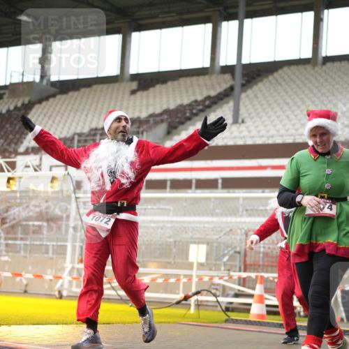 07.12.2025 - St. Pauli X-Mass-Run No. 15 Patografie http://msf.ph/oto/9379081 07.12.2025 10:12:17 Ziel 1070, 1072, 1074, 1077, 1526 meine-sportfotos.de
