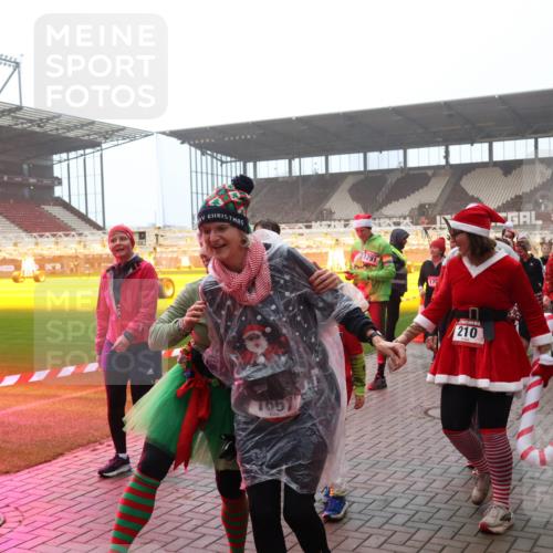 07.12.2025 - St. Pauli X-Mass-Run No. 15 Luisa Fischer http://msf.ph/oto/9379082 07.12.2025 10:05:59 Ziel 30, 1291, 1851, 170, 210, 1374, 1316, 2, 3, 54, 114, 123, 202, 210, 363, 385, 512, 543, 668, 699, 945, 950, 1121, 1215, 1222, 1316, 1374, 1481, 1661, 1761, 1789, 1791, 3186, 3231, 3307, 3311, 3386, 3877, 4036, 4194, 4195, 4552, 4555, 4556, 4558, 4559, 4560 meine-sportfotos.de
