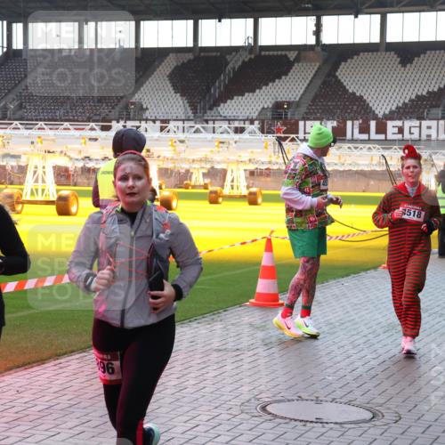 07.12.2025 - St. Pauli X-Mass-Run No. 15 Luisa Fischer http://msf.ph/oto/9379093 07.12.2025 10:32:12 Ziel 15, 3897, 15, 96, 518, 4519, 343, 750, 752, 1818, 2171, 2342, 2343, 2345, 2352, 2418, 2540, 2541, 3267, 3716, 3806, 3808, 3895, 3896, 3897, 3969, 4412, 4467, 4484, 4495, 4504, 4518, 4519, 4520 meine-sportfotos.de