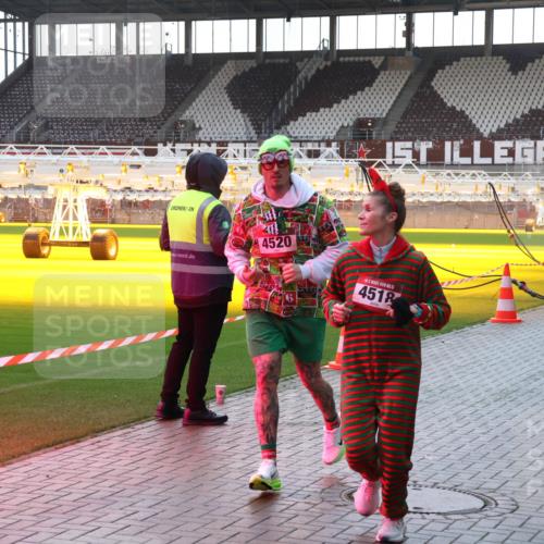 07.12.2025 - St. Pauli X-Mass-Run No. 15 Luisa Fischer http://msf.ph/oto/9379106 07.12.2025 10:32:13 Ziel 4520, 5, 4518, 4519, 343, 750, 752, 1818, 2171, 2342, 2343, 2345, 2352, 2418, 2540, 2541, 3267, 3716, 3806, 3808, 3895, 3896, 3897, 3969, 4412, 4467, 4484, 4495, 4504, 4518, 4519, 4520 meine-sportfotos.de