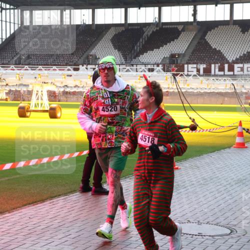 07.12.2025 - St. Pauli X-Mass-Run No. 15 Luisa Fischer http://msf.ph/oto/9379109 07.12.2025 10:32:14 Ziel 4520, 4518, 4519, 343, 750, 752, 1818, 2171, 2342, 2343, 2345, 2352, 2418, 2540, 2541, 3267, 3716, 3806, 3808, 3895, 3896, 3897, 3969, 4412, 4467, 4484, 4495, 4504, 4518, 4519, 4520 meine-sportfotos.de