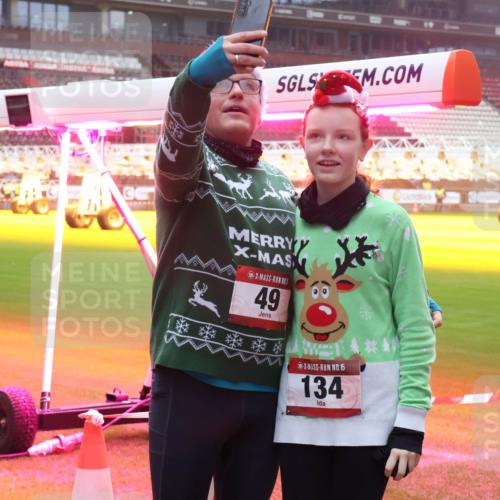 07.12.2025 - St. Pauli X-Mass-Run No. 15 Luisa Fischer http://msf.ph/oto/9379113 07.12.2025 11:11:06 Ziel 49, 15, 134, 29, 30, 31, 42, 48, 49, 53, 122, 134, 660, 667, 669, 745, 980, 1064, 1066, 1298, 1299, 1380, 1398, 1400, 1402, 1584, 1626, 1692, 1694, 1697, 1739, 1740, 2371, 2616, 3124, 3136, 4574 meine-sportfotos.de