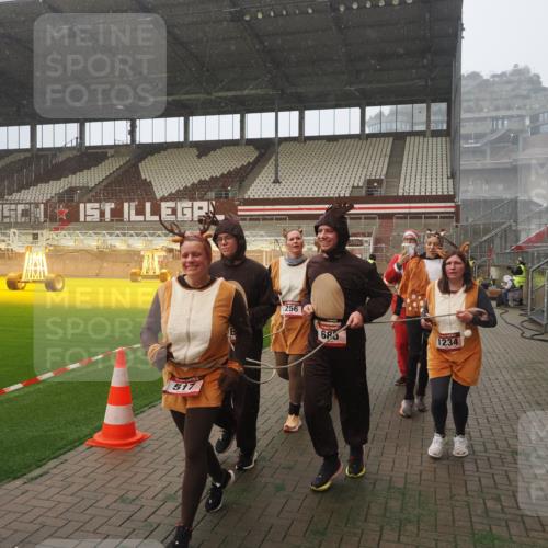 07.12.2025 - St. Pauli X-Mass-Run No. 15 Fabian Wolf http://msf.ph/oto/9379118 07.12.2025 10:07:27 Ziel 256, 265, 272, 517, 657, 685, 716, 767, 1187, 1234, 1543, 2983, 3003 meine-sportfotos.de