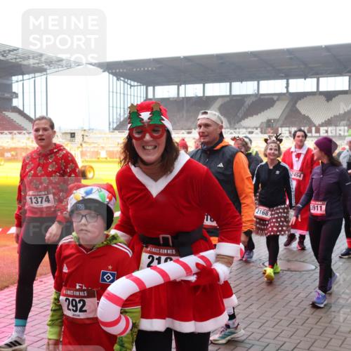 07.12.2025 - St. Pauli X-Mass-Run No. 15 Luisa Fischer http://msf.ph/oto/9379135 07.12.2025 10:06:04 Ziel 1291, 1374, 15, 292, 15, 21, 2168, 2454, 3911, 668, 2, 3, 54, 114, 123, 363, 385, 512, 543, 668, 676, 945, 950, 1121, 1215, 1222, 1316, 1374, 1481, 1661, 1761, 1789, 1791, 2756, 3186, 3231, 3386, 3877, 4036, 4194, 4195, 4552, 4555, 4556, 4558, 4559, 4560 meine-sportfotos.de
