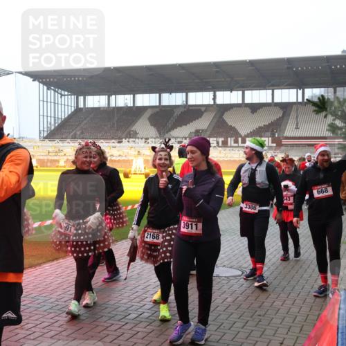 07.12.2025 - St. Pauli X-Mass-Run No. 15 Luisa Fischer http://msf.ph/oto/9379137 07.12.2025 10:06:05 Ziel 15, 1316, 2168, 3911, 3386, 543, 668, 2, 3, 54, 114, 123, 363, 385, 424, 512, 543, 668, 676, 834, 945, 950, 1121, 1215, 1222, 1316, 1374, 1481, 1661, 1761, 1789, 1791, 2756, 2757, 3186, 3231, 3386, 3877, 4036, 4194, 4195, 4552, 4555, 4556, 4558, 4559, 4560 meine-sportfotos.de