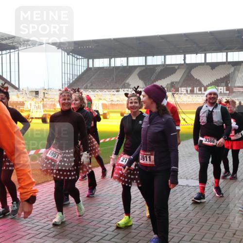 07.12.2025 - St. Pauli X-Mass-Run No. 15 Luisa Fischer http://msf.ph/oto/9379143 07.12.2025 10:06:06 Ziel 15, 316, 1991, 15, 21, 3911, 3386, 668, 4557, 2, 3, 54, 114, 123, 363, 385, 424, 512, 543, 668, 676, 805, 834, 945, 950, 1121, 1215, 1222, 1316, 1374, 1481, 1661, 1761, 1789, 1791, 2756, 2757, 3186, 3231, 3386, 3857, 3877, 4036, 4194, 4195, 4552, 4555, 4556, 4558, 4559, 4560 meine-sportfotos.de