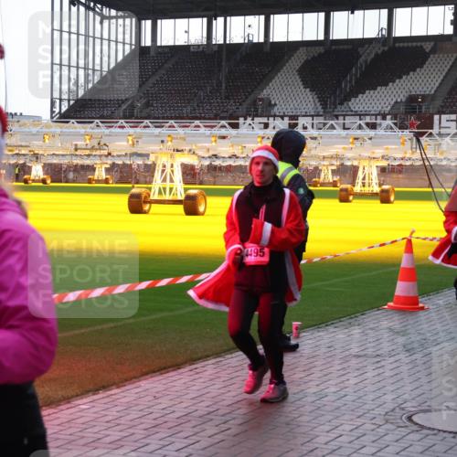 07.12.2025 - St. Pauli X-Mass-Run No. 15 Luisa Fischer http://msf.ph/oto/9379169 07.12.2025 10:32:27 Ziel 698, 4495, 4484, 750, 752, 1818, 1942, 1944, 2342, 2343, 2345, 2352, 2418, 3267, 3716, 3806, 3808, 3895, 3896, 3897, 3969, 4039, 4274, 4275, 4467, 4484, 4495, 4504, 4518, 4519, 4520 meine-sportfotos.de
