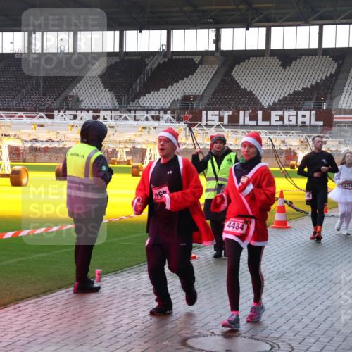 07.12.2025 - St. Pauli X-Mass-Run No. 15 Luisa Fischer http://msf.ph/oto/9379179 07.12.2025 10:32:28 Ziel 4484, 418, 3716, 2342, 750, 752, 1818, 1942, 1944, 2342, 2343, 2345, 2352, 2418, 3267, 3716, 3806, 3808, 3895, 3896, 3897, 3969, 4039, 4274, 4275, 4467, 4484, 4495, 4504, 4518, 4519, 4520 meine-sportfotos.de