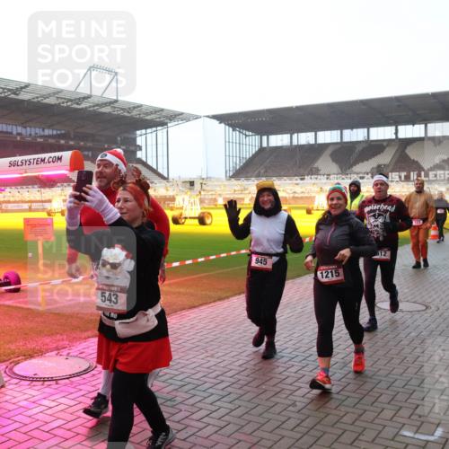 07.12.2025 - St. Pauli X-Mass-Run No. 15 Luisa Fischer http://msf.ph/oto/9379193 07.12.2025 10:06:13 Ziel 543, 945, 1215, 123, 2, 3, 54, 123, 148, 180, 363, 385, 424, 468, 512, 543, 668, 676, 805, 834, 945, 950, 1121, 1215, 1222, 1316, 1374, 1481, 1661, 1761, 1788, 1789, 1791, 2756, 2757, 2894, 2968, 3093, 3172, 3196, 3231, 3386, 3812, 3814, 3857, 3859, 3877, 4036, 4194, 4195, 4235, 4236, 4237, 4246, 4251, 4552, 4555, 4556, 4558, 4559, 4560 meine-sportfotos.de