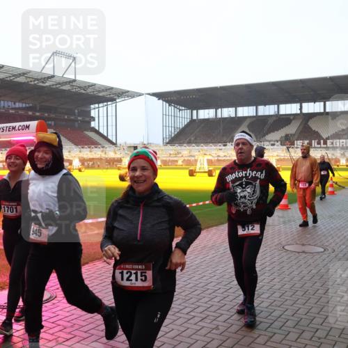 07.12.2025 - St. Pauli X-Mass-Run No. 15 Luisa Fischer http://msf.ph/oto/9379201 07.12.2025 10:06:14 Ziel 15, 543, 1701, 945, 15, 1215, 123, 512, 2, 3, 54, 123, 148, 180, 363, 385, 424, 468, 512, 543, 668, 676, 805, 834, 945, 950, 1121, 1215, 1222, 1316, 1374, 1661, 1788, 1789, 1791, 2756, 2757, 2894, 2968, 3093, 3172, 3196, 3231, 3386, 3812, 3814, 3857, 3859, 3877, 4036, 4194, 4195, 4235, 4236, 4237, 4246, 4251, 4552, 4555, 4556, 4558, 4559, 4560 meine-sportfotos.de
