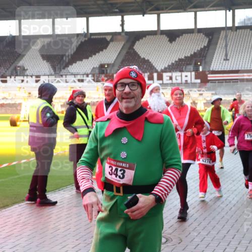 07.12.2025 - St. Pauli X-Mass-Run No. 15 Luisa Fischer http://msf.ph/oto/9379209 07.12.2025 10:32:41 Ziel 15, 343, 4274, 61207, 1942, 1944, 456, 651, 750, 752, 1942, 1944, 2342, 2343, 2345, 2352, 2418, 3267, 3716, 3806, 3808, 3969, 4039, 4274, 4275, 4467, 4484, 4495, 4504 meine-sportfotos.de