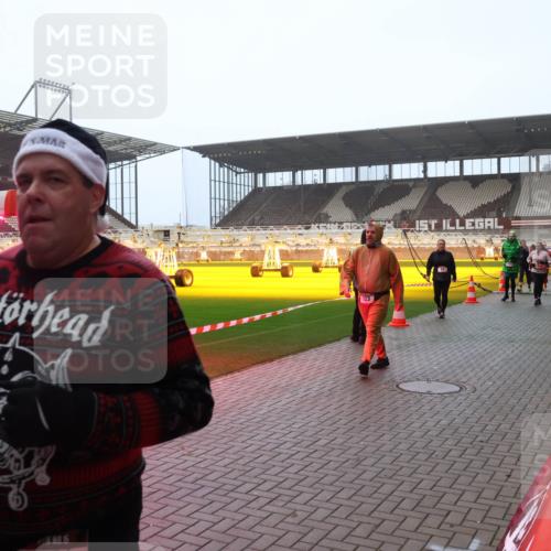 07.12.2025 - St. Pauli X-Mass-Run No. 15 Luisa Fischer http://msf.ph/oto/9379213 07.12.2025 10:06:15 Ziel 123, 15, 2, 3, 54, 123, 148, 180, 363, 385, 424, 468, 512, 543, 668, 676, 805, 834, 945, 950, 1121, 1215, 1222, 1316, 1374, 1661, 1788, 1789, 1791, 2756, 2757, 2894, 2968, 3093, 3172, 3196, 3231, 3386, 3812, 3814, 3857, 3859, 3877, 4036, 4194, 4195, 4235, 4236, 4237, 4246, 4251, 4552, 4555, 4556, 4558, 4559, 4560 meine-sportfotos.de