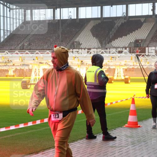 07.12.2025 - St. Pauli X-Mass-Run No. 15 Luisa Fischer http://msf.ph/oto/9379219 07.12.2025 10:06:16 Ziel 123, 54, 2, 3, 54, 123, 148, 180, 363, 385, 424, 468, 512, 543, 668, 676, 805, 834, 945, 950, 967, 969, 1215, 1222, 1316, 1374, 1788, 1789, 1791, 2756, 2757, 2894, 2968, 3093, 3172, 3196, 3231, 3386, 3812, 3814, 3857, 3859, 3877, 4194, 4195, 4235, 4236, 4237, 4246, 4251, 4552, 4555, 4556, 4558, 4559, 4560 meine-sportfotos.de