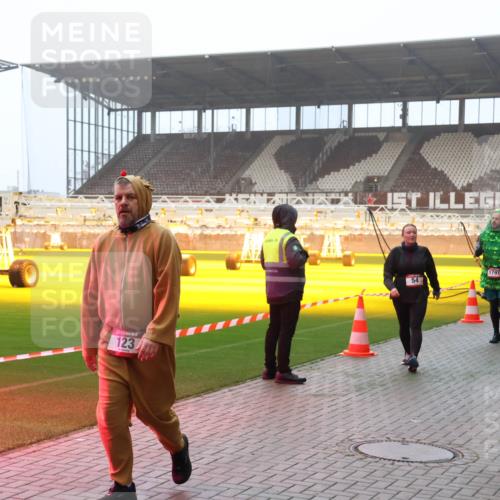 07.12.2025 - St. Pauli X-Mass-Run No. 15 Luisa Fischer http://msf.ph/oto/9379230 07.12.2025 10:06:17 Ziel 123, 54, 1791, 2, 3, 54, 123, 127, 148, 180, 363, 385, 424, 468, 512, 543, 668, 676, 805, 834, 945, 950, 967, 969, 1215, 1222, 1316, 1374, 1788, 1789, 1791, 2756, 2757, 2894, 2968, 3093, 3172, 3196, 3231, 3386, 3812, 3814, 3857, 3859, 3877, 4194, 4195, 4235, 4236, 4237, 4246, 4251, 4552, 4555, 4556, 4558, 4559, 4560 meine-sportfotos.de