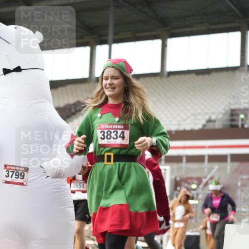 07.12.2025 - St. Pauli X-Mass-Run No. 15 Patografie http://msf.ph/oto/9379249 07.12.2025 10:12:37 Ziel 9, 18, 2758, 2760, 2770, 3040, 3428, 3514, 3551, 3557, 3585, 3799, 3834, 3836 meine-sportfotos.de