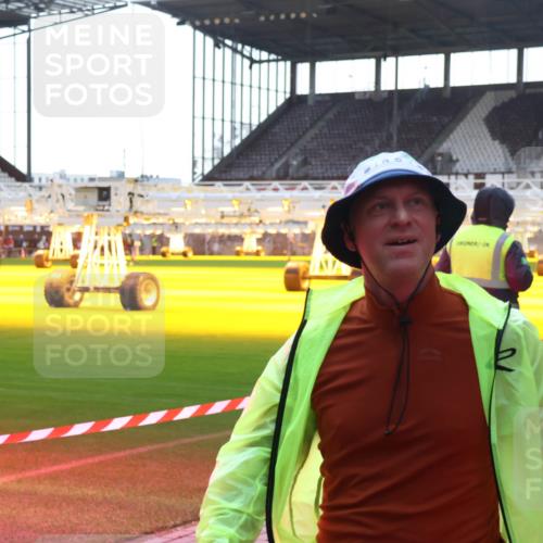 07.12.2025 - St. Pauli X-Mass-Run No. 15 Luisa Fischer http://msf.ph/oto/9379258 07.12.2025 10:32:50 Ziel 456, 651, 750, 752, 1942, 1944, 2342, 2343, 2345, 4039, 4274, 4275, 4758 meine-sportfotos.de