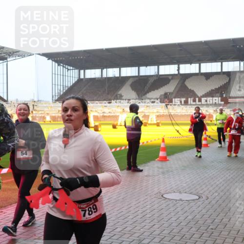 07.12.2025 - St. Pauli X-Mass-Run No. 15 Luisa Fischer http://msf.ph/oto/9379259 07.12.2025 10:06:22 Ziel 1, 1791, 54, 789, 2, 3, 54, 123, 127, 148, 180, 363, 385, 424, 468, 512, 676, 805, 834, 893, 945, 967, 969, 1119, 1215, 1222, 1788, 1789, 1791, 1937, 2756, 2757, 2894, 2968, 3093, 3172, 3196, 3231, 3812, 3814, 3857, 3859, 3877, 4194, 4195, 4235, 4236, 4237, 4246, 4251, 4552, 4555, 4559, 4560, 4657, 4665, 4670, 4676, 4677, 4736, 4739 meine-sportfotos.de