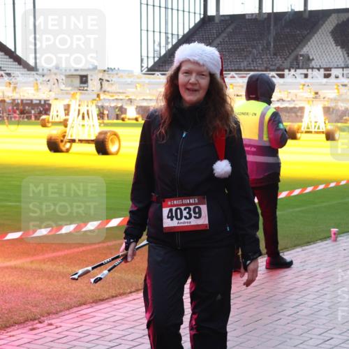 07.12.2025 - St. Pauli X-Mass-Run No. 15 Luisa Fischer http://msf.ph/oto/9379268 07.12.2025 10:33:02 Ziel 15, 4039, 456, 651, 1942, 1944, 4039, 4274, 4275, 4758 meine-sportfotos.de