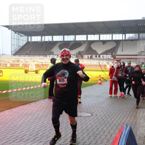 07.12.2025 - St. Pauli X-Mass-Run No. 15 Luisa Fischer http://msf.ph/oto/9379269 07.12.2025 10:06:26 Ziel 805, 94, 191, 2, 3, 54, 123, 127, 148, 180, 187, 363, 385, 424, 468, 512, 676, 805, 834, 893, 945, 967, 969, 1119, 1215, 1222, 1788, 1789, 1791, 1832, 1937, 2756, 2757, 2894, 2968, 3093, 3172, 3196, 3231, 3812, 3814, 3857, 3859, 3877, 4194, 4195, 4235, 4236, 4237, 4246, 4251, 4552, 4555, 4559, 4560, 4657, 4665, 4670, 4672, 4676, 4677, 4736, 4739 meine-sportfotos.de