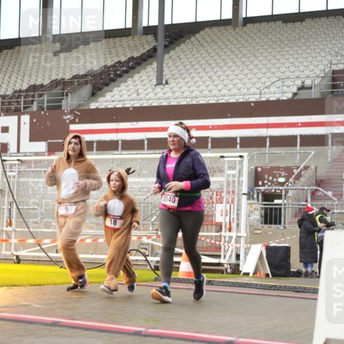 07.12.2025 - St. Pauli X-Mass-Run No. 15 Patografie http://msf.ph/oto/9379288 07.12.2025 10:12:39 Ziel 9, 18, 938, 2758, 2760, 2770, 3040, 3428, 3514, 3551, 3557, 3585, 3799, 3834, 3836 meine-sportfotos.de