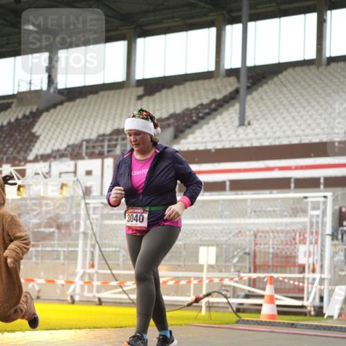 07.12.2025 - St. Pauli X-Mass-Run No. 15 Patografie http://msf.ph/oto/9379311 07.12.2025 10:12:40 Ziel 9, 18, 938, 2758, 2760, 2770, 3040, 3428, 3514, 3551, 3557, 3585, 3799, 3834, 3836 meine-sportfotos.de