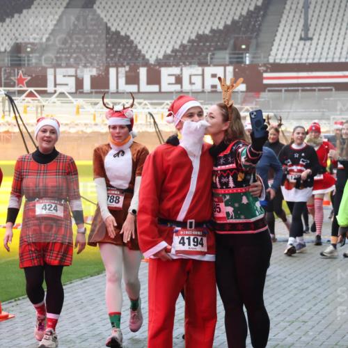 07.12.2025 - St. Pauli X-Mass-Run No. 15 Luisa Fischer http://msf.ph/oto/9379331 07.12.2025 10:06:34 Ziel 00, 15, 180, 424, 788, 4194, 95, 12, 676, 2, 3, 34, 54, 123, 127, 148, 180, 187, 363, 424, 468, 512, 676, 805, 834, 893, 967, 969, 1119, 1369, 1479, 1480, 1788, 1789, 1791, 1832, 1937, 1946, 2756, 2757, 2894, 2968, 3093, 3172, 3196, 3534, 3535, 3536, 3537, 3812, 3814, 3857, 3859, 3877, 4194, 4195, 4235, 4236, 4237, 4246, 4251, 4657, 4665, 4670, 4672, 4676, 4677, 4736, 4739 meine-sportfotos.de
