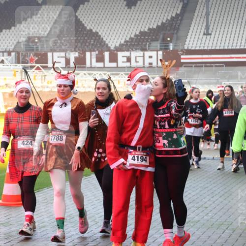 07.12.2025 - St. Pauli X-Mass-Run No. 15 Luisa Fischer http://msf.ph/oto/9379336 07.12.2025 10:06:34 Ziel 15, 30, 424, 1788, 4194, 95, 1394, 2366, 676, 4553, 2, 3, 34, 54, 123, 127, 148, 180, 187, 363, 424, 468, 512, 676, 805, 834, 893, 967, 969, 1119, 1369, 1479, 1480, 1788, 1789, 1791, 1832, 1937, 1946, 2756, 2757, 2894, 2968, 3093, 3172, 3196, 3534, 3535, 3536, 3537, 3812, 3814, 3857, 3859, 3877, 4194, 4195, 4235, 4236, 4237, 4246, 4251, 4657, 4665, 4670, 4672, 4676, 4677, 4736, 4739 meine-sportfotos.de