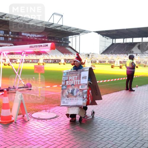 07.12.2025 - St. Pauli X-Mass-Run No. 15 Luisa Fischer http://msf.ph/oto/9379346 07.12.2025 10:33:31 Ziel 651, 21, 12, 2025, 400, 15, 1, 83, 498, 1268, 1329, 2054, 2486, 3543, 3548, 3791, 3901, 3902, 4758 meine-sportfotos.de