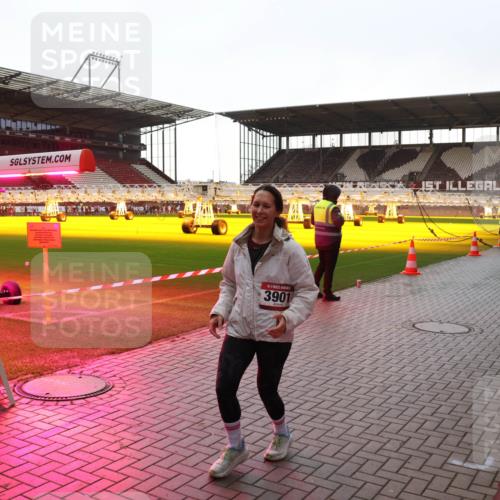 07.12.2025 - St. Pauli X-Mass-Run No. 15 Luisa Fischer http://msf.ph/oto/9379354 07.12.2025 10:33:38 Ziel 3901, 83, 498, 828, 1268, 1329, 2054, 2486, 3543, 3548, 3791, 3901, 3902 meine-sportfotos.de