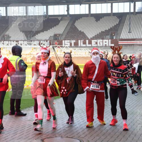 07.12.2025 - St. Pauli X-Mass-Run No. 15 Luisa Fischer http://msf.ph/oto/9379359 07.12.2025 10:06:35 Ziel 00, 180, 4194, 1788, 195, 676, 4553, 2, 3, 34, 54, 127, 148, 180, 187, 363, 424, 468, 512, 676, 805, 834, 893, 967, 969, 1119, 1369, 1479, 1480, 1788, 1789, 1791, 1832, 1937, 1946, 2756, 2757, 2894, 2968, 3093, 3172, 3196, 3213, 3232, 3534, 3535, 3536, 3537, 3812, 3814, 3857, 3859, 3877, 4194, 4195, 4235, 4236, 4237, 4246, 4251, 4657, 4665, 4670, 4672, 4676, 4677, 4736, 4739 meine-sportfotos.de