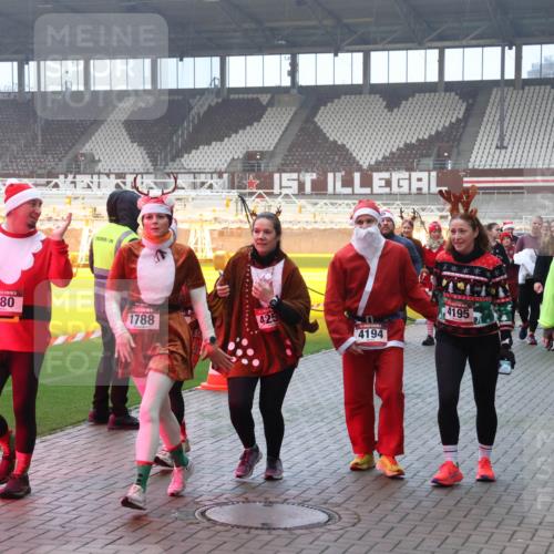 07.12.2025 - St. Pauli X-Mass-Run No. 15 Luisa Fischer http://msf.ph/oto/9379361 07.12.2025 10:06:35 Ziel 00, 180, 676, 4195, 1788, 425, 4194, 4553, 4557, 2, 3, 34, 54, 127, 148, 180, 187, 363, 424, 468, 512, 676, 805, 834, 893, 967, 969, 1119, 1369, 1479, 1480, 1788, 1789, 1791, 1832, 1937, 1946, 2756, 2757, 2894, 2968, 3093, 3172, 3196, 3213, 3232, 3534, 3535, 3536, 3537, 3812, 3814, 3857, 3859, 3877, 4194, 4195, 4235, 4236, 4237, 4246, 4251, 4657, 4665, 4670, 4672, 4676, 4677, 4736, 4739 meine-sportfotos.de
