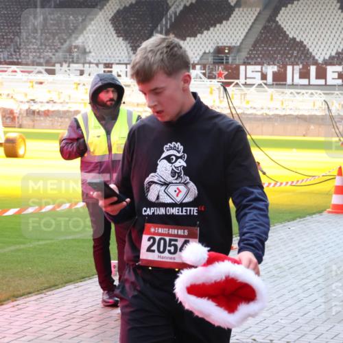 07.12.2025 - St. Pauli X-Mass-Run No. 15 Luisa Fischer http://msf.ph/oto/9379405 07.12.2025 10:34:08 Ziel 6709, 15, 205, 498, 828, 1329, 2054, 2065, 2558, 3791 meine-sportfotos.de
