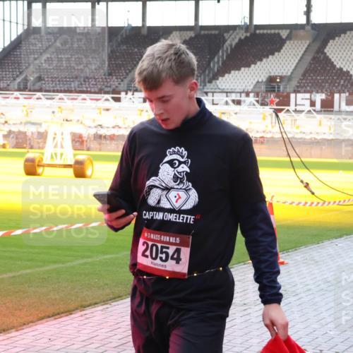 07.12.2025 - St. Pauli X-Mass-Run No. 15 Luisa Fischer http://msf.ph/oto/9379410 07.12.2025 10:34:08 Ziel 15, 2054, 498, 828, 1329, 2054, 2065, 2558, 3791 meine-sportfotos.de