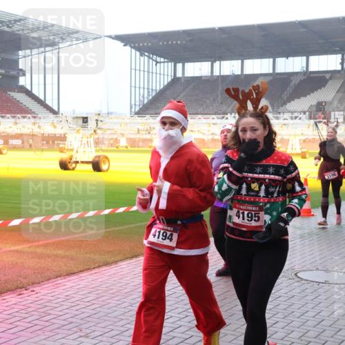 07.12.2025 - St. Pauli X-Mass-Run No. 15 Luisa Fischer http://msf.ph/oto/9379411 07.12.2025 10:06:38 Ziel 3196, 4246, 15, 180, 4194, 15, 4195, 2, 3, 34, 54, 127, 148, 180, 187, 424, 468, 562, 676, 805, 834, 893, 967, 969, 1119, 1369, 1479, 1480, 1788, 1789, 1791, 1832, 1937, 1946, 2756, 2757, 2894, 2968, 3093, 3172, 3196, 3213, 3232, 3534, 3535, 3536, 3537, 3812, 3814, 3857, 3859, 3877, 4194, 4195, 4235, 4236, 4237, 4246, 4251, 4459, 4657, 4665, 4670, 4672, 4676, 4677, 4736, 4739 meine-sportfotos.de