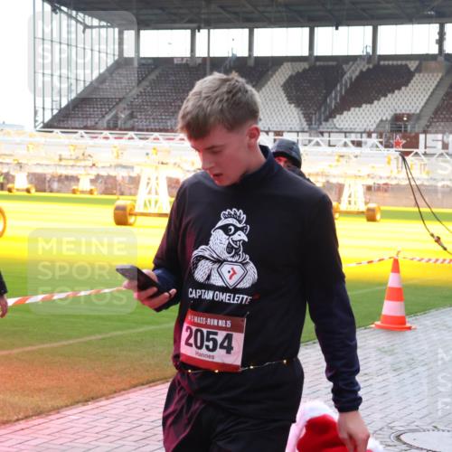 07.12.2025 - St. Pauli X-Mass-Run No. 15 Luisa Fischer http://msf.ph/oto/9379412 07.12.2025 10:34:09 Ziel 910, 15, 2054, 498, 828, 1329, 2054, 2065, 2558, 3791 meine-sportfotos.de