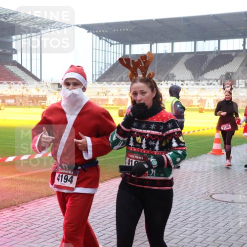07.12.2025 - St. Pauli X-Mass-Run No. 15 Luisa Fischer http://msf.ph/oto/9379413 07.12.2025 10:06:39 Ziel 15, 4194, 3196, 4246, 5, 419, 2, 3, 34, 54, 127, 148, 180, 187, 424, 468, 562, 676, 805, 834, 893, 967, 969, 1119, 1369, 1479, 1480, 1788, 1789, 1791, 1832, 1937, 1946, 2756, 2757, 2894, 2968, 3093, 3172, 3196, 3213, 3232, 3534, 3535, 3536, 3537, 3812, 3814, 3857, 3859, 3877, 4194, 4195, 4235, 4236, 4237, 4246, 4251, 4459, 4657, 4665, 4670, 4672, 4676, 4677, 4736, 4739 meine-sportfotos.de