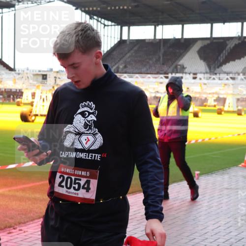 07.12.2025 - St. Pauli X-Mass-Run No. 15 Luisa Fischer http://msf.ph/oto/9379418 07.12.2025 10:34:09 Ziel 15, 2054, 498, 828, 1329, 2054, 2065, 2558, 3791 meine-sportfotos.de