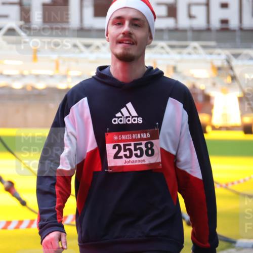 07.12.2025 - St. Pauli X-Mass-Run No. 15 Luisa Fischer http://msf.ph/oto/9379427 07.12.2025 10:34:28 Ziel 15, 2558, 2558 meine-sportfotos.de
