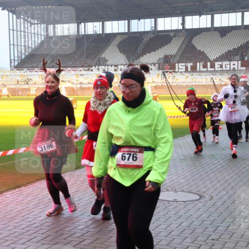 07.12.2025 - St. Pauli X-Mass-Run No. 15 Luisa Fischer http://msf.ph/oto/9379436 07.12.2025 10:06:41 Ziel 3196, 676, 1, 969, 893, 1394, 39, 3093, 2, 3, 34, 127, 148, 180, 187, 424, 468, 562, 676, 805, 834, 893, 967, 969, 1119, 1369, 1479, 1480, 1788, 1789, 1791, 1832, 1937, 1946, 2756, 2757, 2894, 2968, 3093, 3172, 3196, 3213, 3232, 3534, 3535, 3536, 3537, 3812, 3814, 3857, 3859, 3877, 4194, 4195, 4235, 4236, 4237, 4246, 4251, 4459, 4657, 4665, 4670, 4672, 4676, 4677, 4736, 4739 meine-sportfotos.de