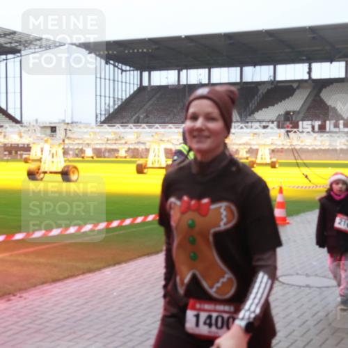 07.12.2025 - St. Pauli X-Mass-Run No. 15 Luisa Fischer http://msf.ph/oto/9379465 07.12.2025 11:11:19 Ziel 1400, 2140, 29, 30, 31, 48, 49, 122, 134, 660, 667, 669, 697, 698, 745, 1064, 1066, 1380, 1398, 1400, 1402, 1518, 1519, 1584, 1626, 1692, 1694, 1707, 1739, 1740, 2258, 2616, 2742, 3124, 3136, 4574 meine-sportfotos.de