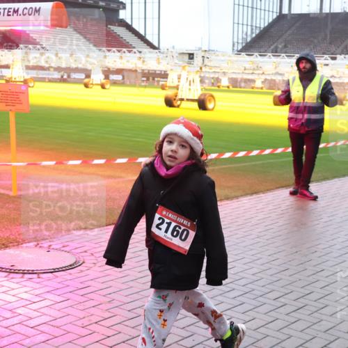 07.12.2025 - St. Pauli X-Mass-Run No. 15 Luisa Fischer http://msf.ph/oto/9379468 07.12.2025 11:11:22 Ziel 15, 2160, 29, 30, 31, 48, 49, 122, 134, 660, 667, 669, 697, 698, 745, 777, 787, 788, 817, 832, 841, 909, 1064, 1066, 1380, 1400, 1402, 1518, 1519, 1557, 1565, 1568, 1584, 1619, 1626, 1692, 1707, 2258, 2616, 2742, 3124, 3136, 4574, 4801, 4813 meine-sportfotos.de