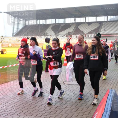 07.12.2025 - St. Pauli X-Mass-Run No. 15 Luisa Fischer http://msf.ph/oto/9379515 07.12.2025 10:06:48 Ziel 1, 399, 2366, 4739, 1394, 4552, 34, 127, 148, 150, 180, 187, 424, 468, 562, 676, 805, 834, 893, 967, 969, 1119, 1369, 1479, 1480, 1788, 1832, 1937, 1946, 2756, 2757, 2894, 2968, 3093, 3172, 3196, 3213, 3232, 3330, 3333, 3534, 3535, 3536, 3537, 3812, 3814, 3857, 3859, 3970, 3971, 4235, 4236, 4237, 4246, 4251, 4459, 4657, 4665, 4670, 4672, 4676, 4677, 4736, 4739 meine-sportfotos.de