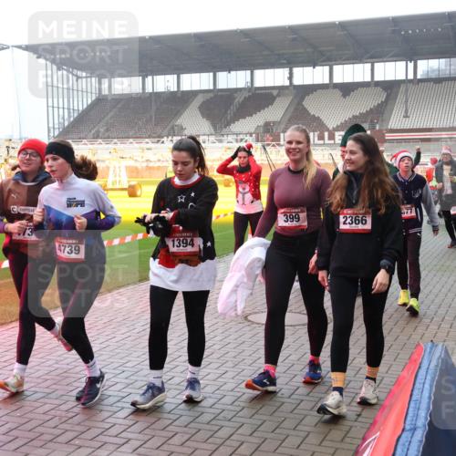 07.12.2025 - St. Pauli X-Mass-Run No. 15 Luisa Fischer http://msf.ph/oto/9379518 07.12.2025 10:06:49 Ziel 13, 399, 2366, 1394, 4739, 34, 127, 148, 150, 180, 187, 424, 468, 562, 676, 805, 834, 893, 967, 969, 1119, 1369, 1479, 1480, 1788, 1832, 1937, 1946, 2756, 2757, 2894, 2968, 3093, 3172, 3196, 3213, 3232, 3330, 3333, 3534, 3535, 3536, 3537, 3812, 3814, 3857, 3859, 3970, 3971, 4235, 4236, 4237, 4246, 4251, 4459, 4657, 4665, 4670, 4672, 4676, 4677, 4736, 4739 meine-sportfotos.de
