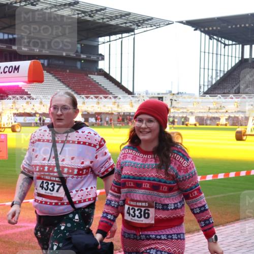 07.12.2025 - St. Pauli X-Mass-Run No. 15 Luisa Fischer http://msf.ph/oto/9379546 07.12.2025 10:35:24 Ziel 4337, 15, 4336, 06, 3, 137, 493, 561, 578, 2353, 2406, 2422, 2857, 2863, 3389, 3390, 4147, 4149, 4276, 4277, 4309, 4310, 4316, 4317, 4336, 4337, 4443, 4772, 4776, 4778, 4779 meine-sportfotos.de