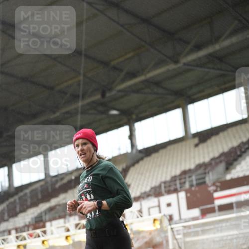 07.12.2025 - St. Pauli X-Mass-Run No. 15 Patografie http://msf.ph/oto/9379547 07.12.2025 10:14:01 Ziel 3243, 4371, 4502, 4526 meine-sportfotos.de