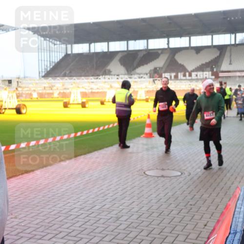 07.12.2025 - St. Pauli X-Mass-Run No. 15 Luisa Fischer http://msf.ph/oto/9379571 07.12.2025 10:06:55 Ziel 15, 377, 4657, 34, 127, 148, 150, 180, 187, 468, 562, 893, 967, 969, 1007, 1119, 1369, 1479, 1480, 1788, 1832, 1937, 1946, 2129, 2894, 2968, 3093, 3172, 3196, 3213, 3232, 3330, 3333, 3534, 3535, 3536, 3537, 3812, 3814, 3859, 3970, 3971, 4235, 4236, 4237, 4246, 4251, 4459, 4657, 4665, 4670, 4672, 4676, 4677, 4735, 4736, 4738, 4739 meine-sportfotos.de