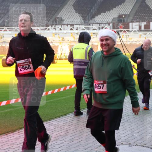 07.12.2025 - St. Pauli X-Mass-Run No. 15 Luisa Fischer http://msf.ph/oto/9379577 07.12.2025 10:06:56 Ziel 2968, 1, 15, 2968, 15, 4657, 127, 3535, 3213, 34, 127, 148, 150, 180, 187, 468, 562, 867, 893, 967, 969, 1007, 1119, 1369, 1479, 1480, 1788, 1832, 1937, 1946, 2129, 2894, 2968, 3093, 3172, 3196, 3213, 3232, 3330, 3333, 3534, 3535, 3536, 3537, 3970, 3971, 4246, 4251, 4459, 4657, 4665, 4670, 4672, 4676, 4677, 4735, 4736, 4738, 4739 meine-sportfotos.de