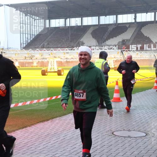 07.12.2025 - St. Pauli X-Mass-Run No. 15 Luisa Fischer http://msf.ph/oto/9379583 07.12.2025 10:06:57 Ziel 2968, 2968, 4657, 01, 3535, 3536, 30, 34, 127, 148, 150, 180, 187, 468, 562, 867, 893, 967, 969, 1007, 1119, 1369, 1479, 1480, 1788, 1832, 1937, 1946, 2129, 2894, 2968, 3093, 3189, 3196, 3213, 3232, 3330, 3333, 3534, 3535, 3536, 3537, 3970, 3971, 4246, 4251, 4459, 4657, 4665, 4670, 4672, 4676, 4677, 4735, 4736, 4738, 4739 meine-sportfotos.de