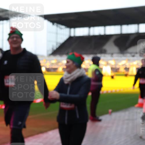 07.12.2025 - St. Pauli X-Mass-Run No. 15 Luisa Fischer http://msf.ph/oto/9379586 07.12.2025 10:35:31 Ziel 137, 493, 561, 578, 998, 1100, 1365, 2353, 2406, 2422, 2857, 2863, 3224, 3721, 4147, 4149, 4276, 4277, 4309, 4310, 4316, 4317, 4336, 4443, 4595, 4772, 4776, 4778, 4779 meine-sportfotos.de